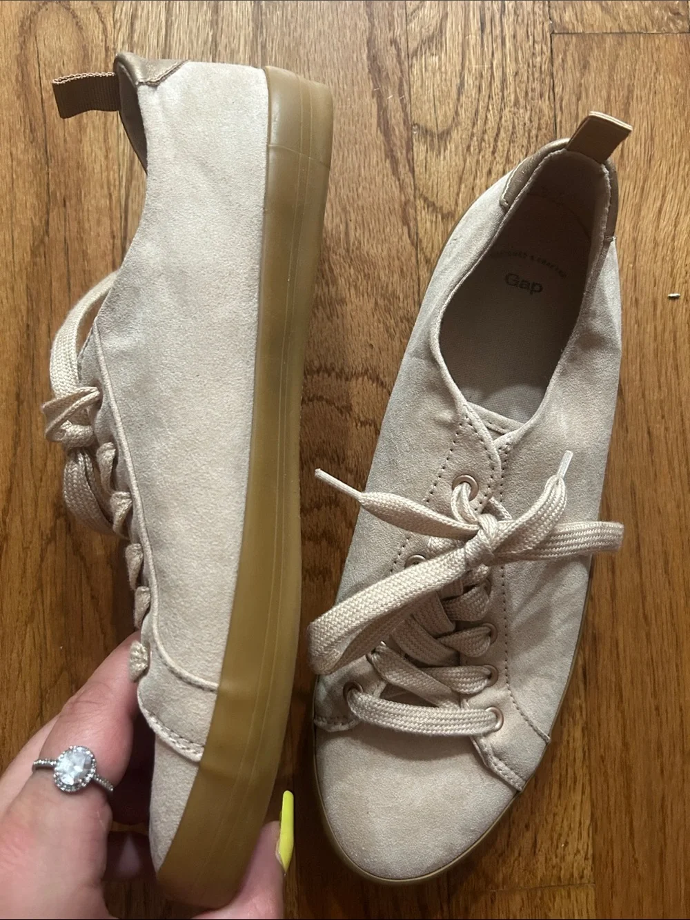 GAP Women's Faux Suede Light Blush Dusty Rose Pink Low-Top Lace-Up Sneakers sz 7